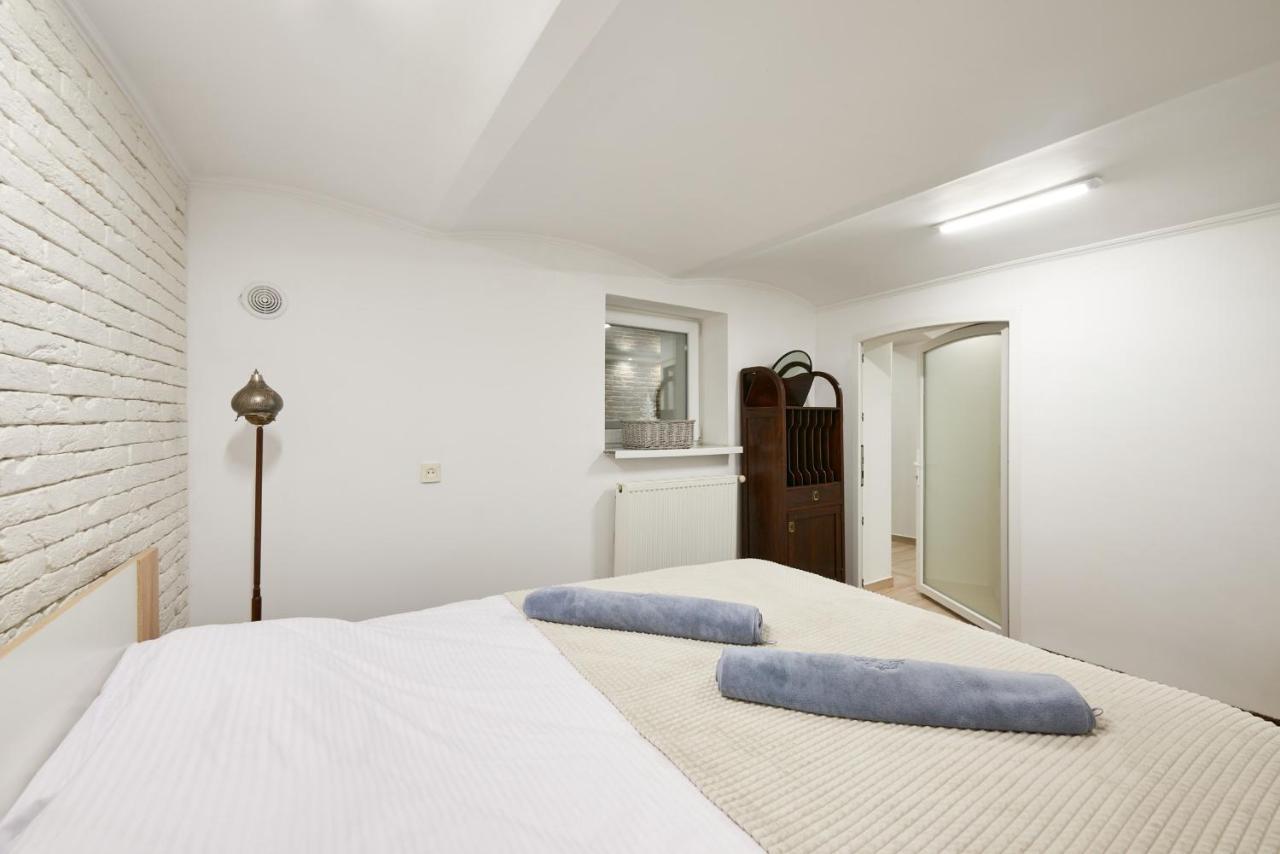 Apartamento Квартира Для Вас! Вул. Голинського, 8! Leópolis Exterior foto